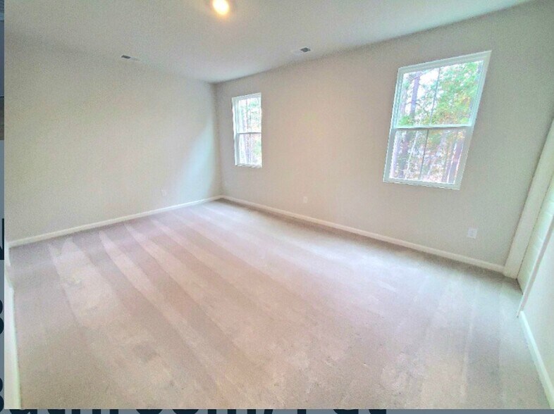 Building Photo - 160 Cypress Holw Dr