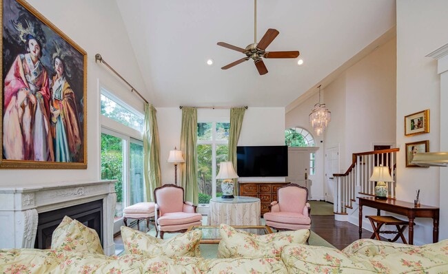 Building Photo - 6 Tall Tree Ct