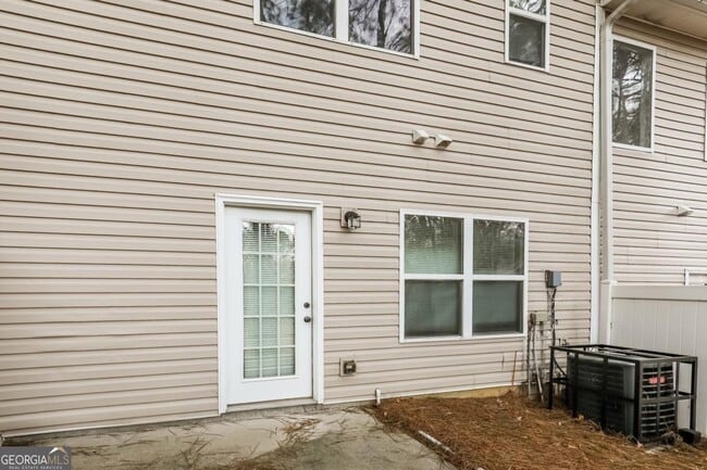 Building Photo - 2555 Flat Shoals Rd
