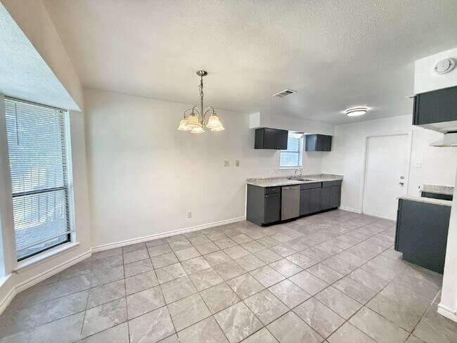 Building Photo - Charming Single-Story Corner Lot Home with...