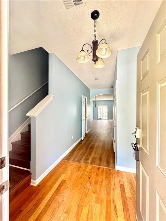 Building Photo - 3871 Pleasant Oaks Dr