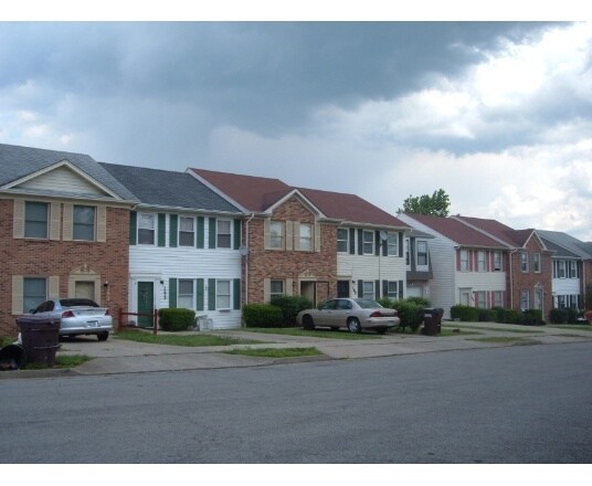 Building Photo - 232-252 Strawberry Ln