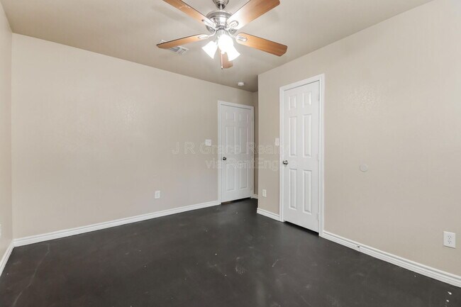 Building Photo - 780 Rocky Ridge Flatts