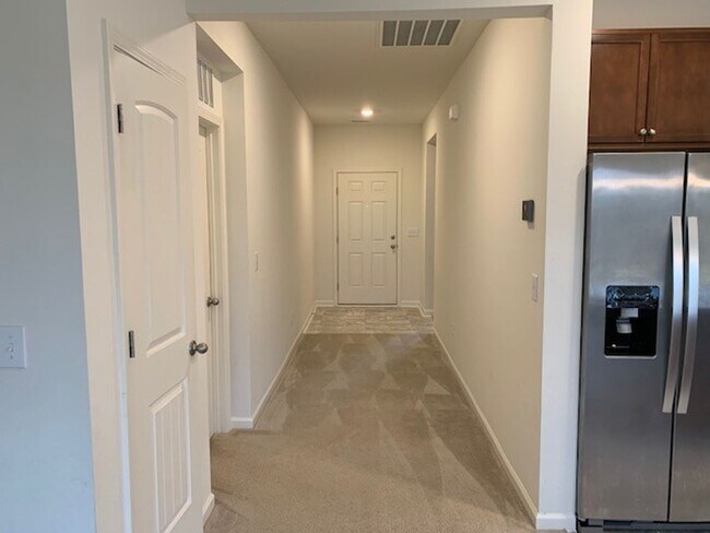 Building Photo - 1149 Noor Ln