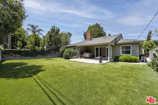 Building Photo - 6044 Varna Ave