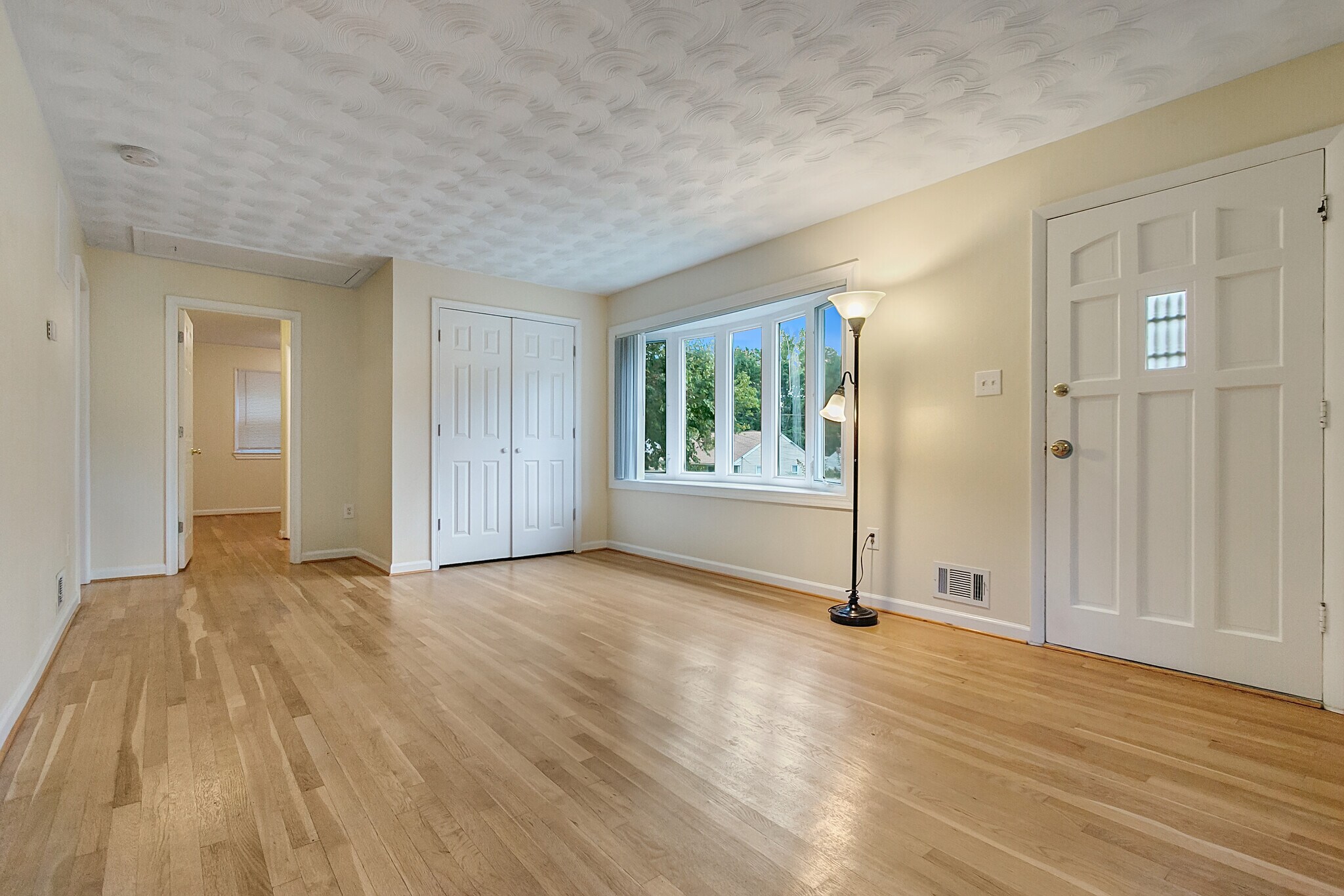 Building Photo - 9085 Autoville Dr