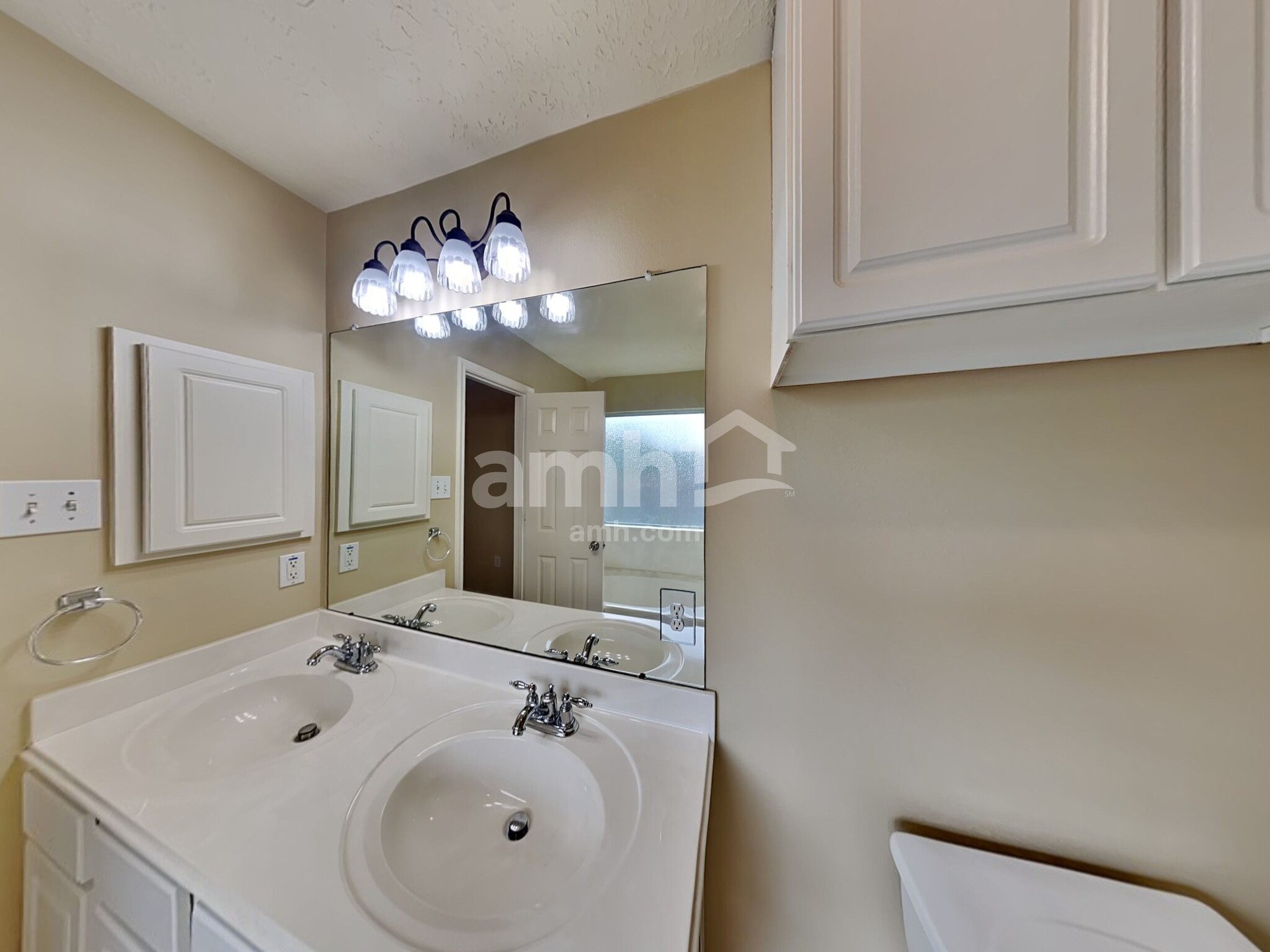 Building Photo - 2330 Colonial Springs Ln