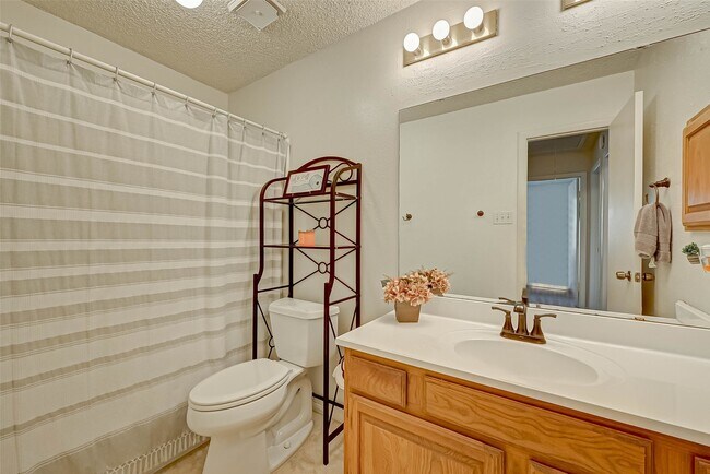 Building Photo - 16355 Sierra Grande Dr