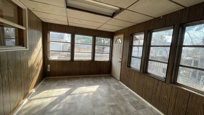 Building Photo - 1803 Mansfield Rd