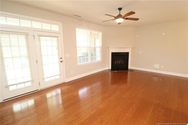 Building Photo - 218 Longchamp Ln