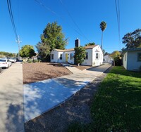 Building Photo - 7 Bedroom 3 bath home close to POLY!!!!