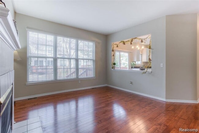 Building Photo - 38476 Lynwood Ct