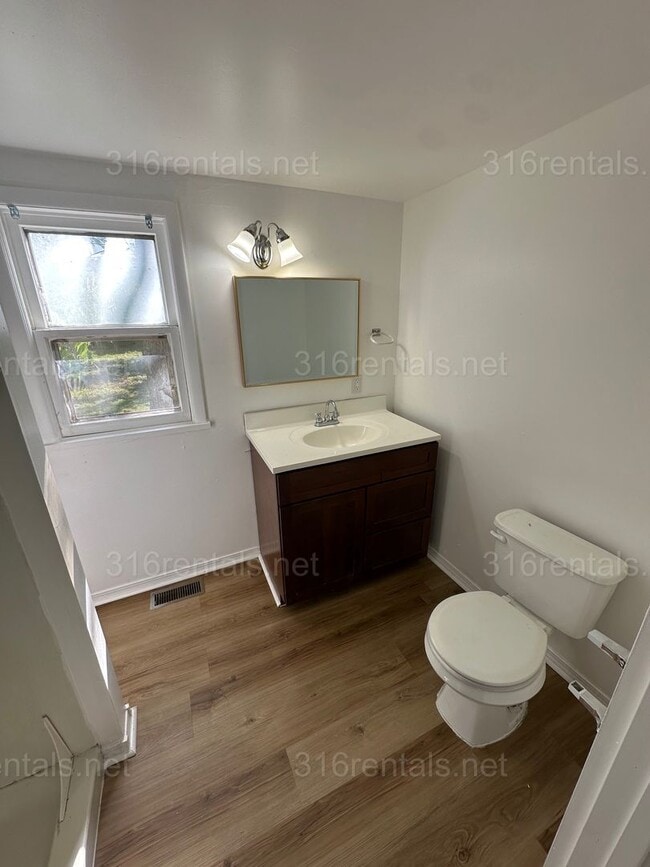 Building Photo - $795 - 1 bed 1 bath - Single Family Home