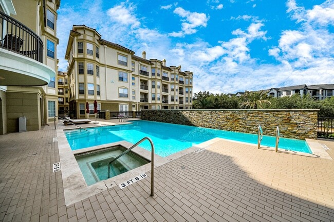 Building Photo - 7575 Kirby Dr