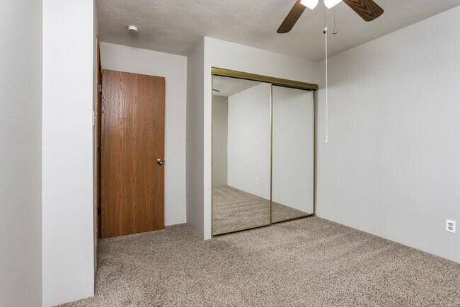 Building Photo - Beautiful 4 Bedroom Home