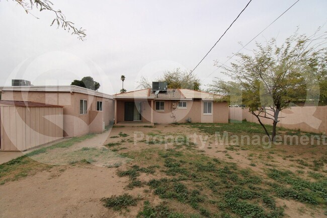 Building Photo - 2417 N 20th Dr