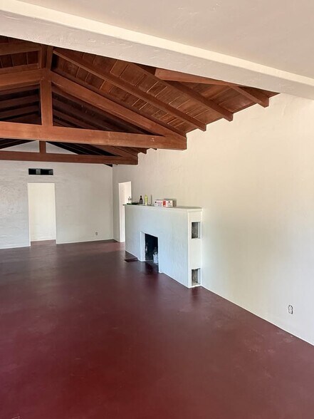 Building Photo - 1225 S Maple Ave