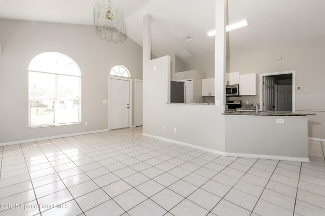 Building Photo - 1721 SW Whipple Ave