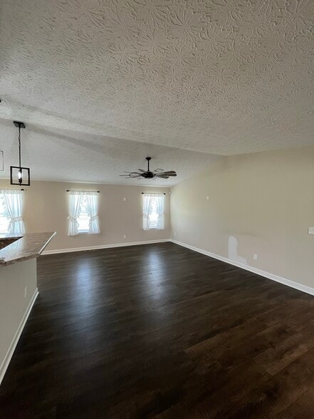 Building Photo - 17200 OH-739