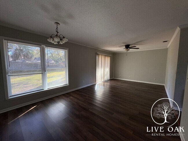 Building Photo - 714 Hemingway Dr