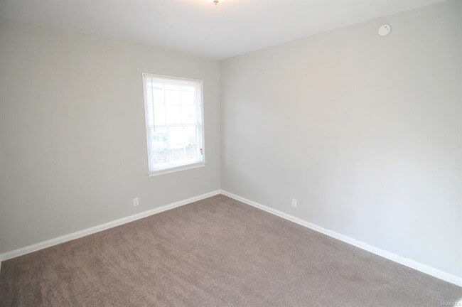 Building Photo - 2720 Green Oaks Dr