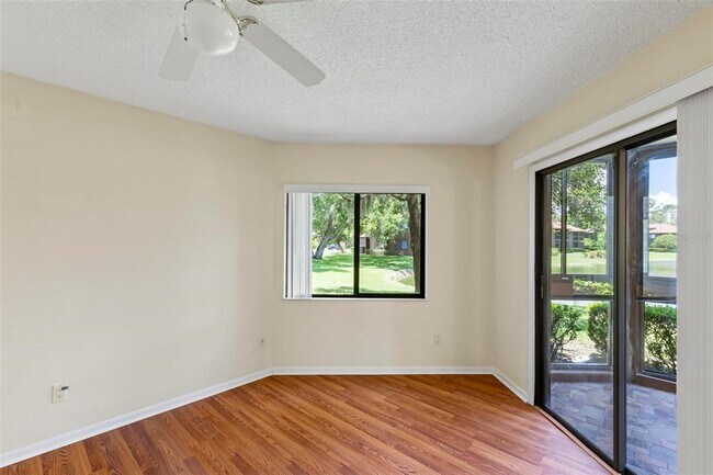 Building Photo - 41 Hembury Ln