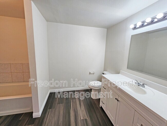 Building Photo - 1270 Landmark Ave