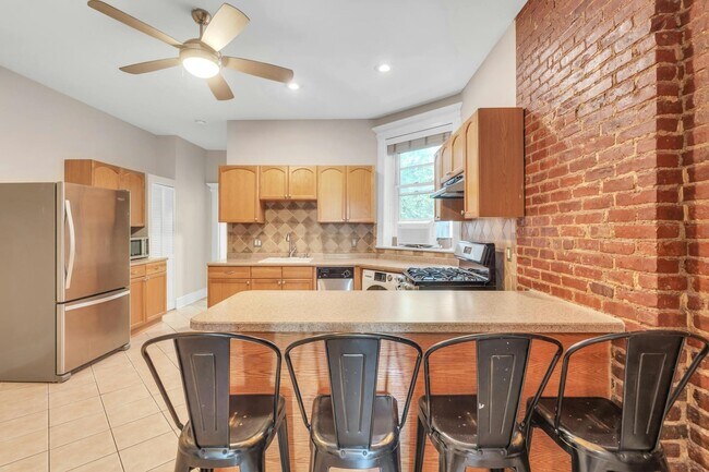 Building Photo - 47 47th St