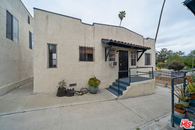 Building Photo - 6179 N Figueroa St