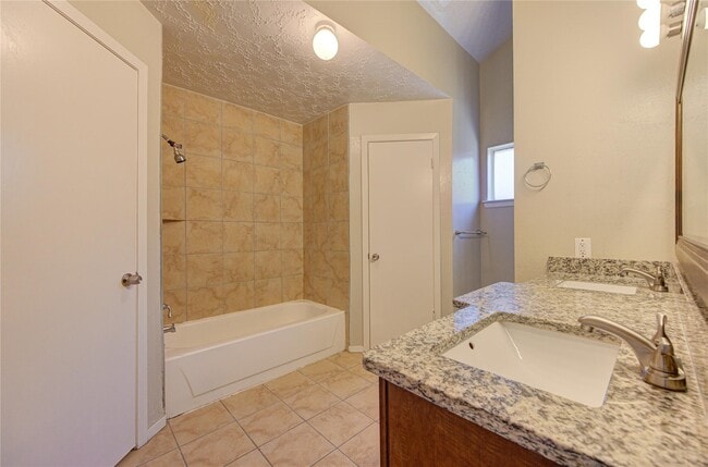 Building Photo - 24119 Silversmith Ln
