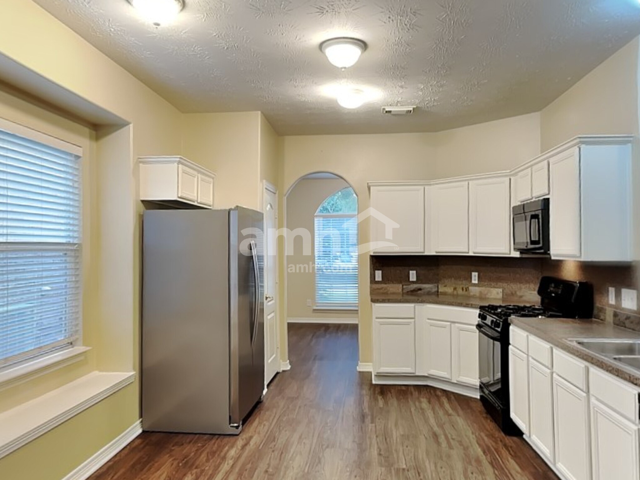 Building Photo - 38011 W Sulphur Creek Dr