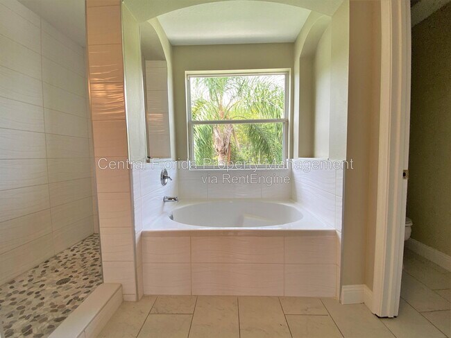 Building Photo - 4115 Andover Cay Blvd