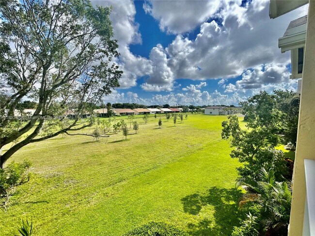 Building Photo - 6292 La Costa Dr