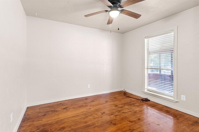 Building Photo - 10441 Royal Adrian Dr