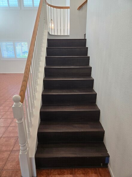 Stairs - 4747 Camberley Ct