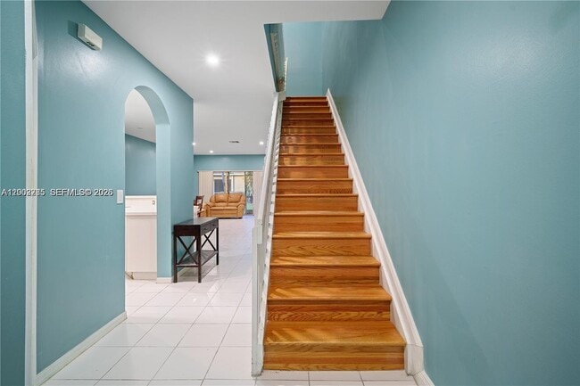 Building Photo - 12111 SW 5th Ct