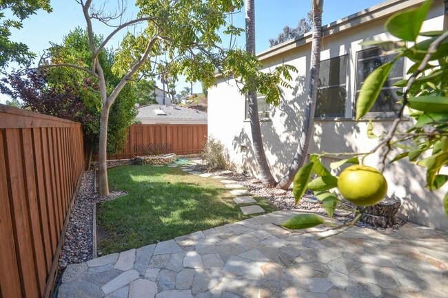 Building Photo - 1519 Glenwood Dr