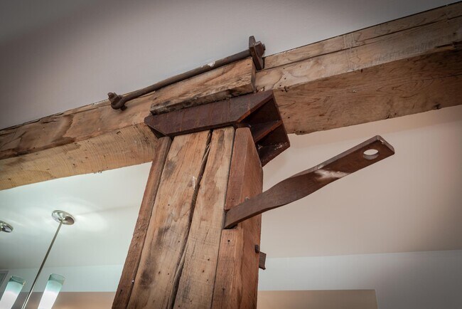 Building Photo - 225 N 4th St