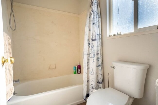 Building Photo - 1912 Oregon Ave