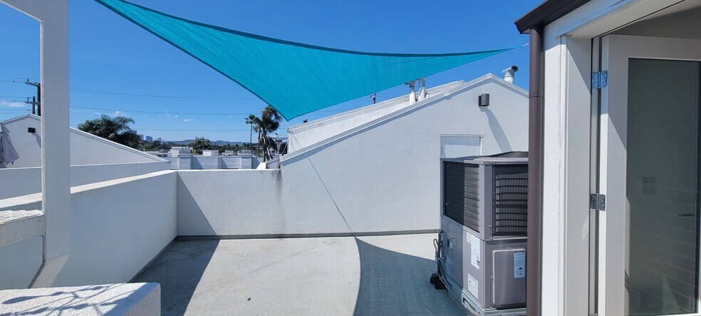 Building Photo - Newly Built Tri-Level Townhome with 3 Bedr...