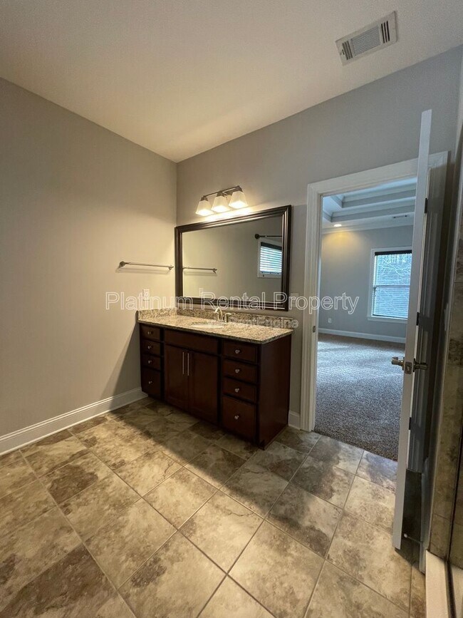 Building Photo - 600 Belton Ct