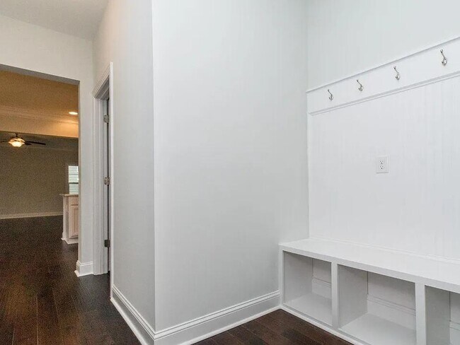 Building Photo - 544 Jones Blf Wy