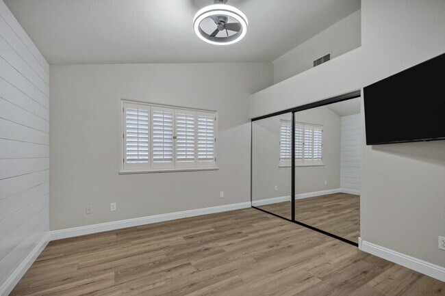 Building Photo - 13744 E Lupine Ave