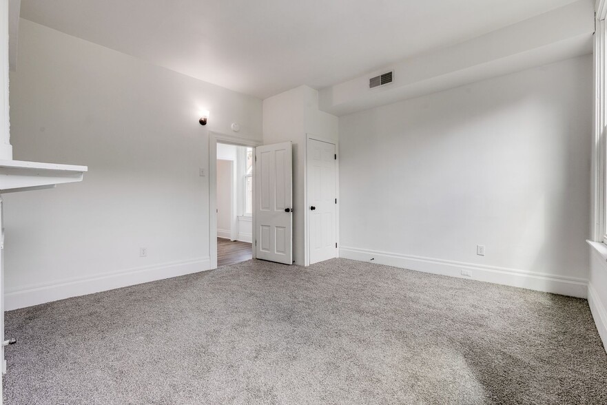 Building Photo - 2637 S 18th St