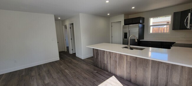 Building Photo - New Construction Walking Distance to CMU