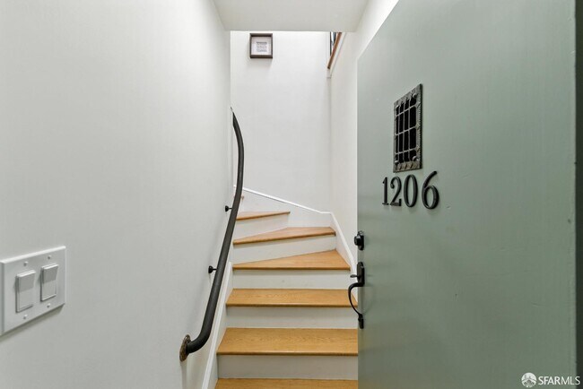 Building Photo - 1206 Funston Ave