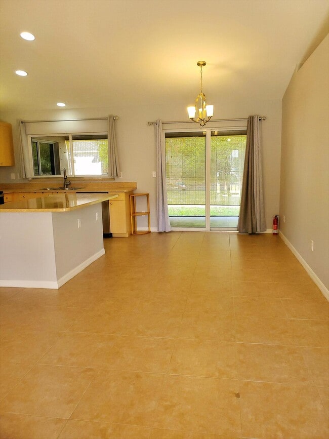 Building Photo - 3234 SW Fillmore St