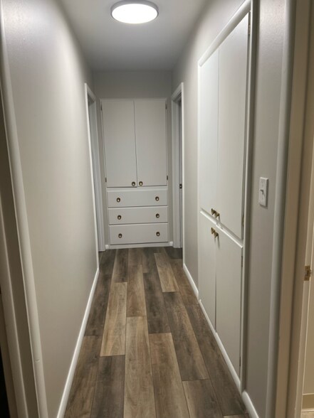 Building Photo - 1235 10th St W