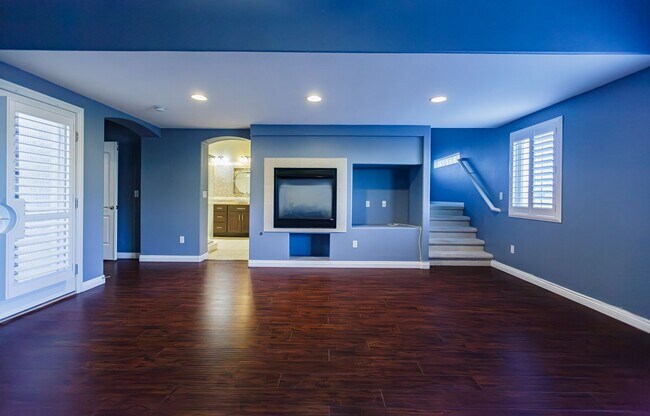 Building Photo - Queensridge Home