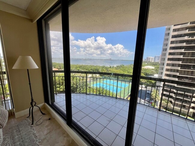Building Photo - 4100 N Ocean Dr